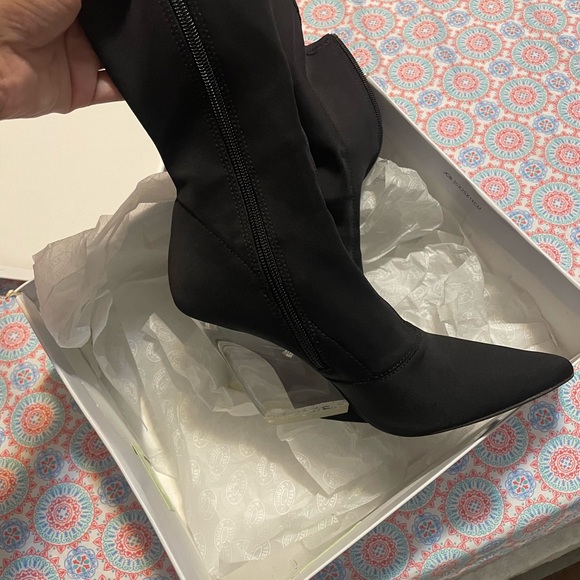 Boots - Picture 2 of 5